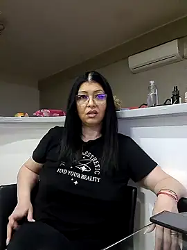 Snapshot of Milf_Abigail chatting on March 2, 2025, 3:24 am Milf Abigail online show from March 2, 2025, 3:24 am