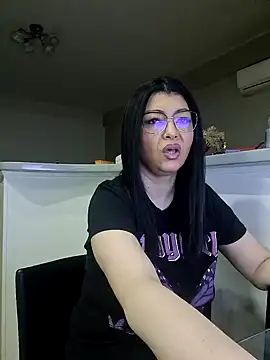 Snapshot of Milf_Abigail chatting on March 9, 2025, 12:53 am Milf Abigail online show from March 9, 2025, 12:53 am