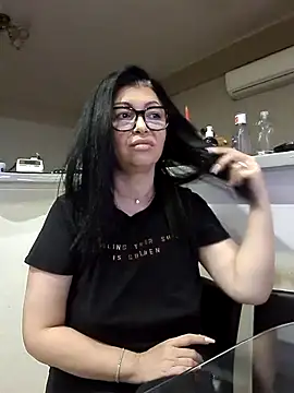 Milf Abigail online show from November 17, 2025, 11:31 pm