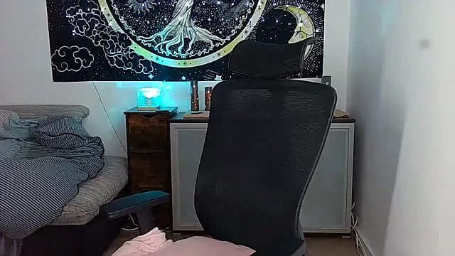 Snapshot of SexxyLiviaa chatting on May 13, 2026, 1:56 am SexxyLiviaa online show from May 13, 2026, 1:56 am