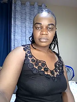 Snapshot of queen_arianna chatting on February 26, 2026, 12:43 am queen arianna online show from February 26, 2026, 12:43 am