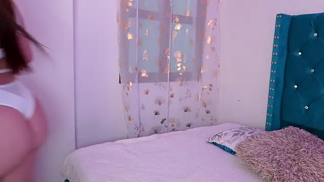 Snapshot of Lilly_Peach22 chatting on November 26, 2025, 3:50 am Lilly Peach22 online show from November 26, 2025, 3:50 am