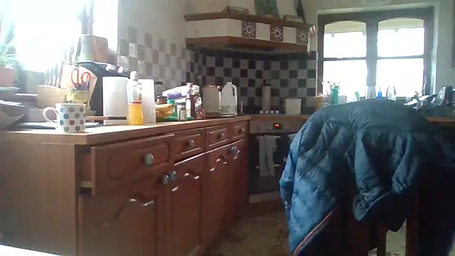 jakjak106 online show from April 4, 2026, 7:15 am