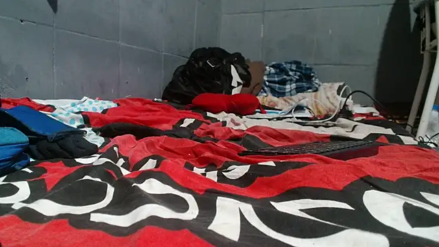UncutToyBoy23cm online show from June 11, 2026, 4:42 am
