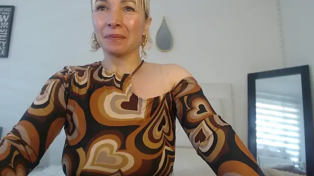 Snapshot of Ingridbergman chatting on February 26, 2025, 1:22 pm Ingridbergman online show from February 26, 2025, 1:22 pm