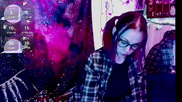 EverlyEster online show from January 12, 2025, 9:19 pm