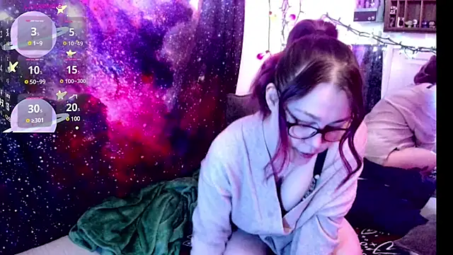 EverlyEster online show from February 2, 2025, 10:28 pm