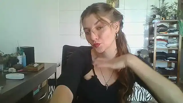 Snapshot of SweetyBabyDemon chatting on October 14, 2025, 1:45 pm SweetyBabyDemon online show from October 14, 2025, 1:45 pm