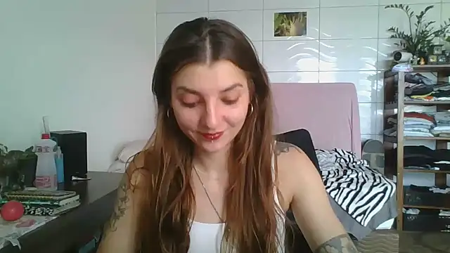 Snapshot of SweetyBabyDemon chatting on October 13, 2025, 1:45 pm SweetyBabyDemon online show from October 13, 2025, 1:45 pm