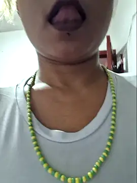 gatadeojosclaros online show from October 16, 2025, 1:36 am