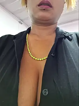 gatadeojosclaros online show from July 5, 2026, 10:49 pm