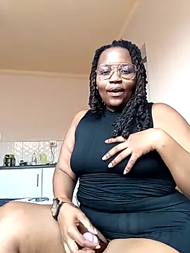 Snapshot of ThaBundaa chatting on February 5, 2026, 1:07 pm ThaBundaa online show from February 5, 2026, 1:07 pm