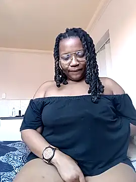 Snapshot of ThaBundaa chatting on February 1, 2026, 9:51 am ThaBundaa online show from February 1, 2026, 9:51 am