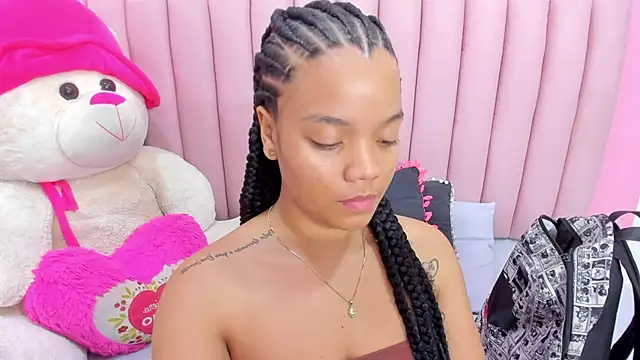 ISABELLA 020 online show from April 6, 2026, 4:52 pm