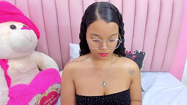 Snapshot of ISABELLA_020 chatting on February 13, 2026, 1:00 pm ISABELLA 020 online show from February 13, 2026, 1:00 pm