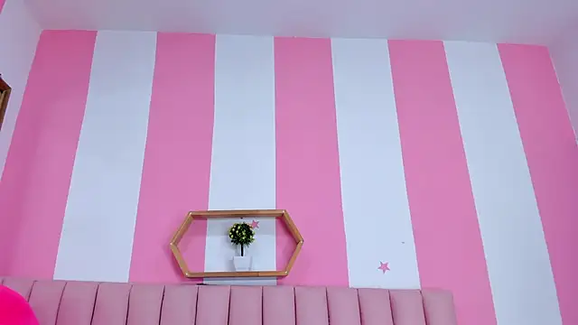 Snapshot of ISABELLA_020 chatting on February 5, 2026, 12:34 pm ISABELLA 020 online show from February 5, 2026, 12:34 pm