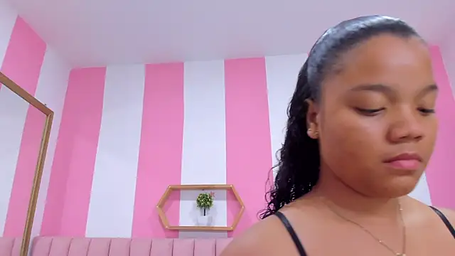 Snapshot of ISABELLA_020 chatting on February 28, 2025, 12:20 pm ISABELLA 020 online show from February 28, 2025, 12:20 pm