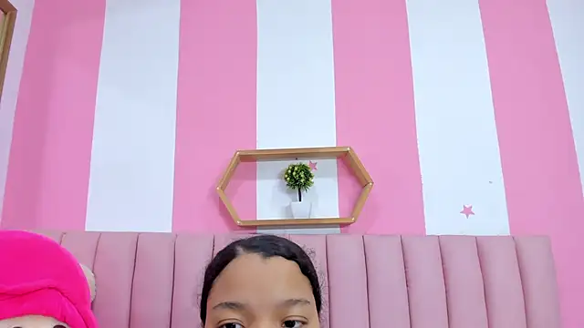 Snapshot of ISABELLA_020 chatting on February 11, 2026, 12:49 pm ISABELLA 020 online show from February 11, 2026, 12:49 pm