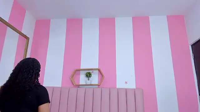 Snapshot of ISABELLA_020 chatting on February 16, 2026, 1:10 pm ISABELLA 020 online show from February 16, 2026, 1:10 pm