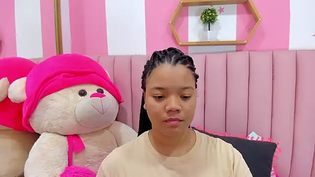 Snapshot of ISABELLA_020 chatting on October 15, 2025, 12:35 pm ISABELLA 020 online show from October 15, 2025, 12:35 pm