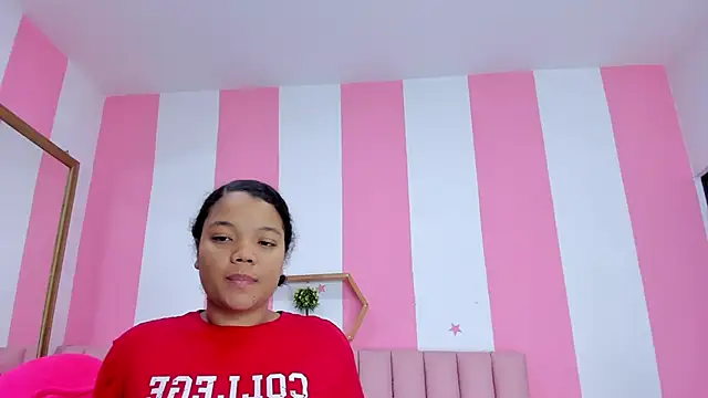 Snapshot of ISABELLA_020 chatting on February 2, 2026, 12:26 pm ISABELLA 020 online show from February 2, 2026, 12:26 pm