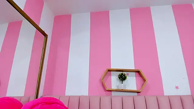 Snapshot of ISABELLA_020 chatting on November 24, 2025, 2:06 pm ISABELLA 020 online show from November 24, 2025, 2:06 pm