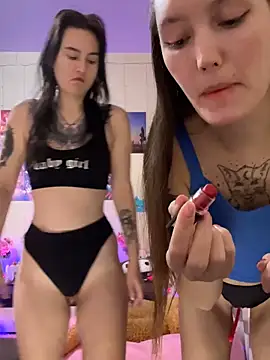 Snapshot of Heart_Ass chatting on December 4, 2024, 5:10 am Heart Ass online show from December 4, 2024, 5:10 am