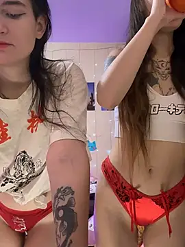 Snapshot of Heart_Ass chatting on December 15, 2024, 4:18 am Heart Ass online show from December 15, 2024, 4:18 am