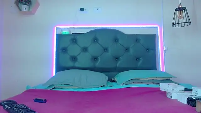 Kim clark1 online show from October 12, 2025, 3:13 pm