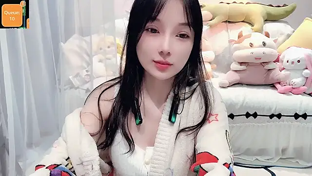 AKiKi711 online show from October 31, 2025, 4:47 pm