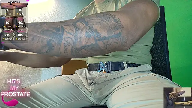 Snapshot of hot_black3 chatting on January 18, 2026, 3:37 pm hot black3 online show from January 18, 2026, 3:37 pm