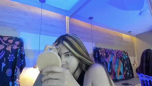 Cori Paige online show from April 21, 2026, 3:57 am