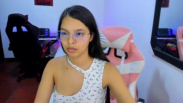 jessi and boy online show from November 24, 2025, 11:16 pm