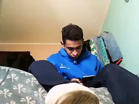 Snapshot of andrescaraballo chatting on October 24, 2025, 3:16 am andrescaraballo online show from October 24, 2025, 3:16 am