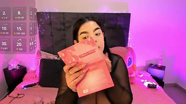 Kylie2211 online show from October 21, 2025, 2:00 am