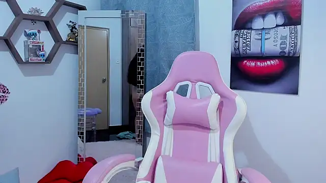 Snapshot of SharonSander chatting on February 9, 2026, 11:14 pm SharonSander online show from February 9, 2026, 11:14 pm