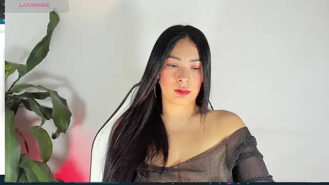 bella hadid1  online show from March 4, 2025, 3:44 am