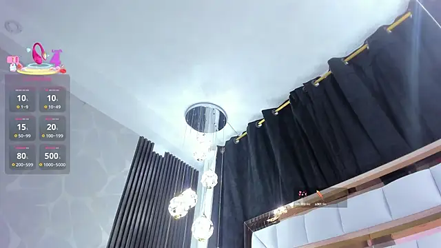 SarayRoyse online show from October 7, 2025, 7:37 pm