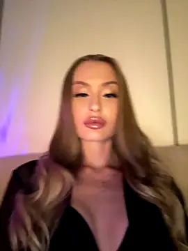 Sweet  Milly online show from October 24, 2025, 2:38 pm