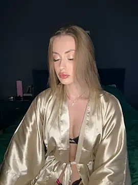 Snapshot of Sweet__Milly chatting on February 10, 2025, 2:05 pm Sweet Milly online show from February 10, 2025, 2:05 pm