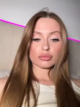 Sweet  Milly online show from May 20, 2026, 6:05 pm