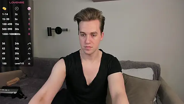 AustinButler online show from December 28, 2024, 8:04 pm