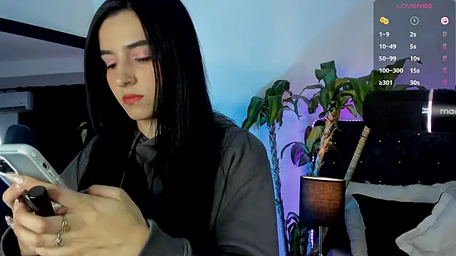 devlin violett online show from January 4, 2025, 4:33 am