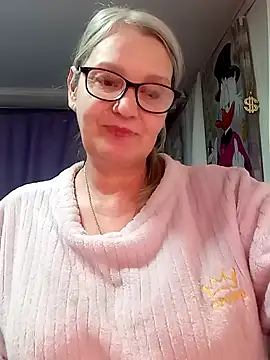 irinamaux online show from February 25, 2026, 6:41 pm