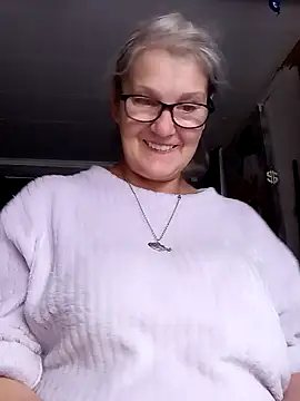 irinamaux online show from July 2, 2026, 6:14 pm