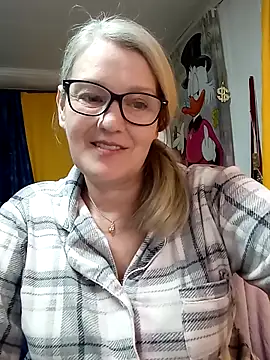 irinamaux online show from March 27, 2026, 5:27 am