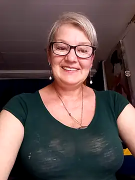 irinamaux online show from June 27, 2026, 3:45 am