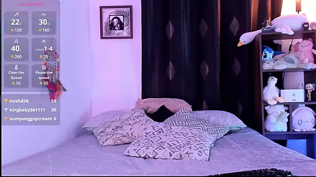 Snapshot of _Skie_ chatting on January 2, 2025, 6:29 am  Skie  online show from January 2, 2025, 6:29 am