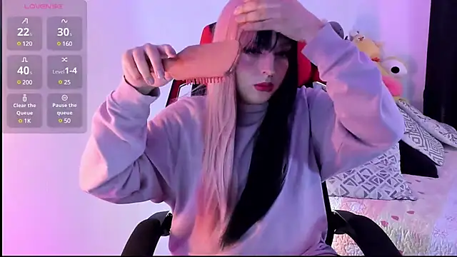 Snapshot of _Skie_ chatting on February 7, 2025, 5:31 am  Skie  online show from February 7, 2025, 5:31 am