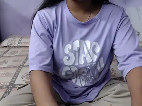 Snapshot of Freya_nia chatting on February 22, 2025, 7:03 pm Freya nia online show from February 22, 2025, 7:03 pm